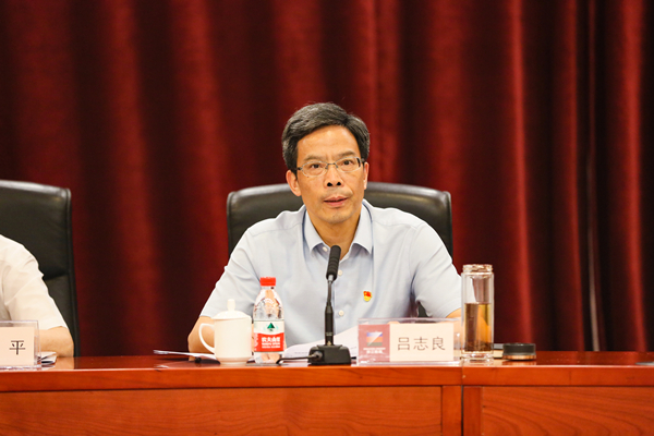 省國(guó)資委黨委副書記、副主任呂志良出席會(huì)議并講話。 顧明杰 攝.jpg